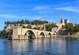 En Avignon (Vaucluse), de jolis lieux de balades romantiques.